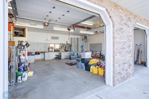 1902 88th Avenue S, Fargo, ND 58104