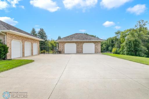 1902 88th Avenue S, Fargo, ND 58104