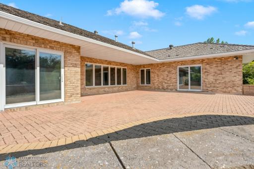 1902 88th Avenue S, Fargo, ND 58104