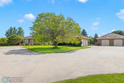 1902 88th Avenue S, Fargo, ND 58104