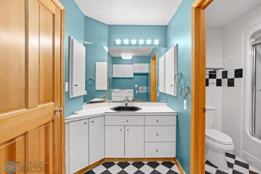 1902 88th Avenue S, Fargo, ND 58104