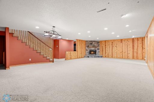 1902 88th Avenue S, Fargo, ND 58104