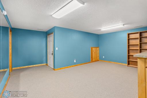 1902 88th Avenue S, Fargo, ND 58104