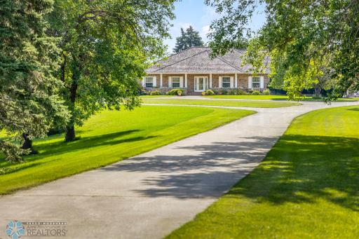 1902 88th Avenue S, Fargo, ND 58104