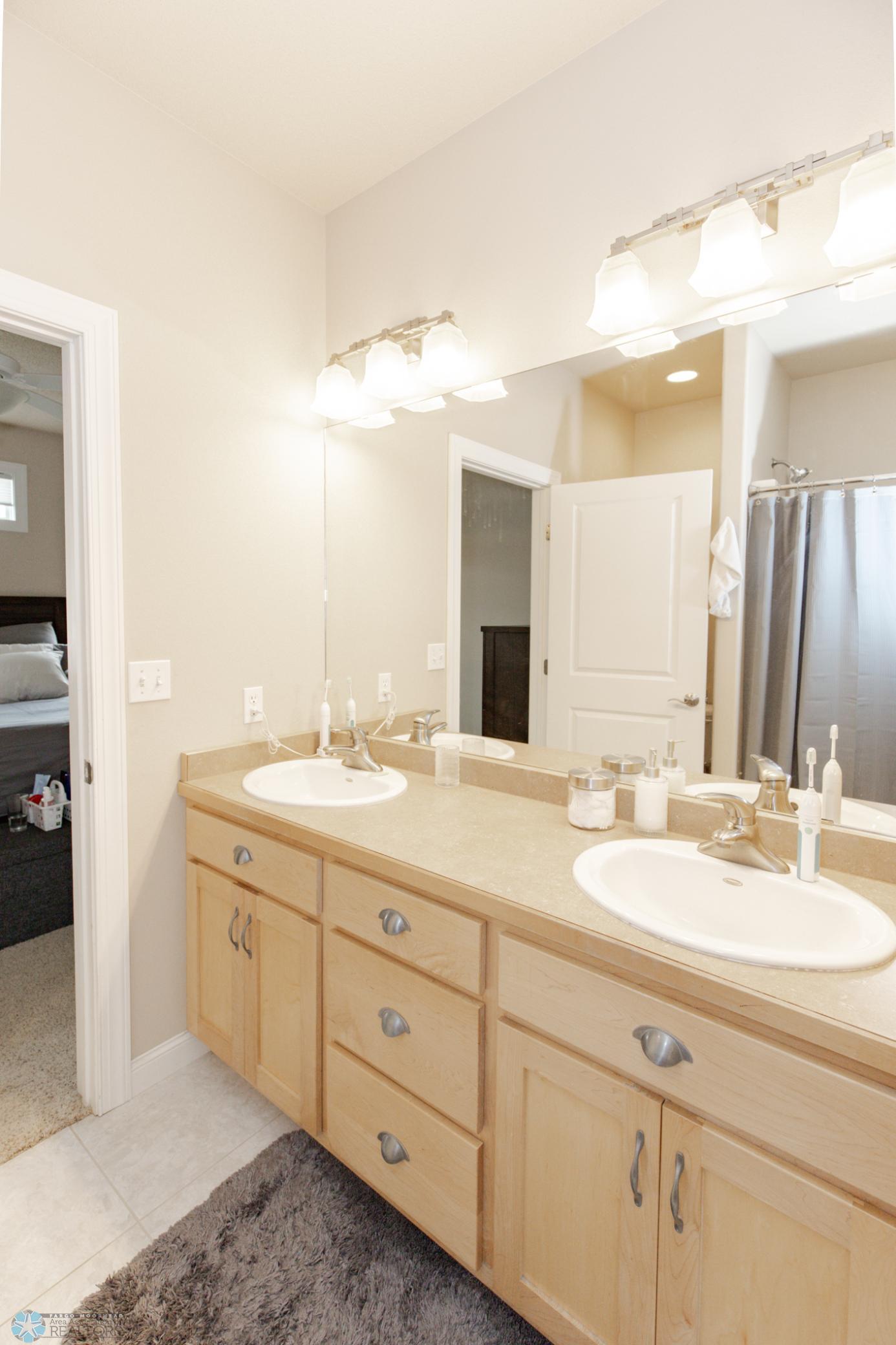 Master Bathroom - 3/4