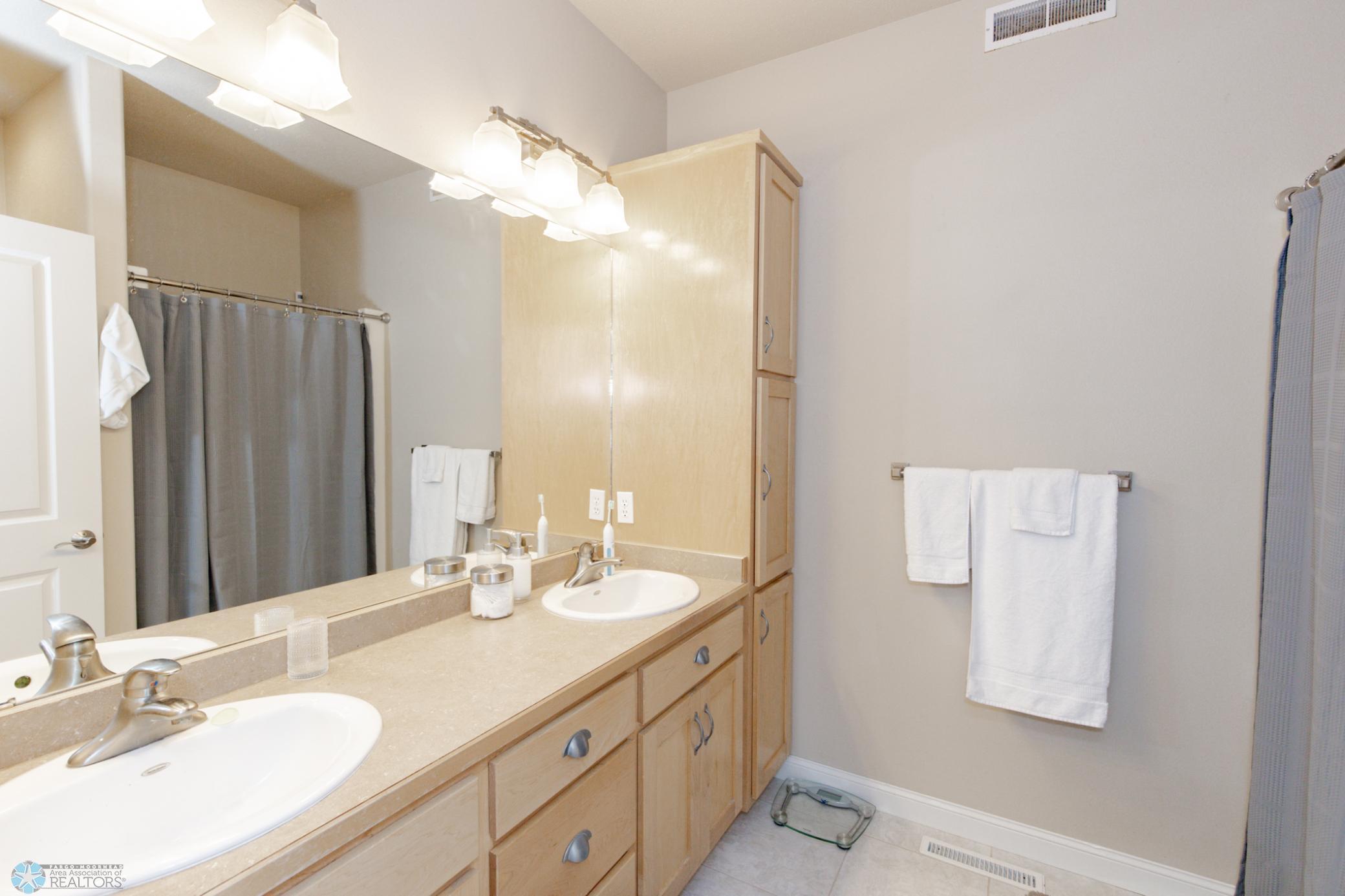 Master Bathroom - 3/4