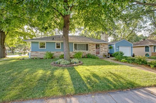 4516 Vera Cruz Ave N - this spacious corner lot offers greta curb appeal and space to entertain!