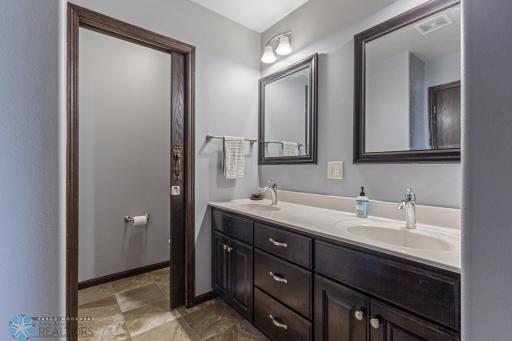 6062 55th Avenue S, Fargo, ND 58104