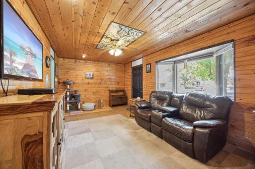 610 112th Avenue NE, Minneapolis, MN 55434