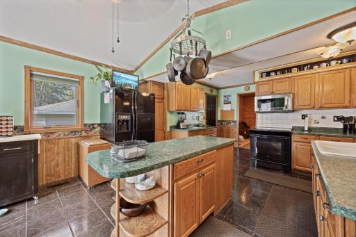 610 112th Avenue NE, Minneapolis, MN 55434