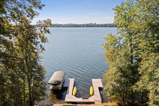 2 Docks, 2 Kayaks, and a Boat Lift are Included