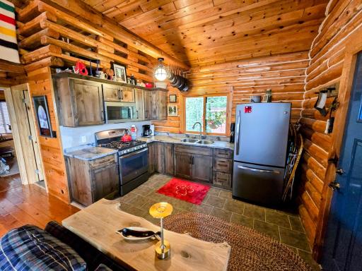 8 Flag, Oak Island, MN 56741