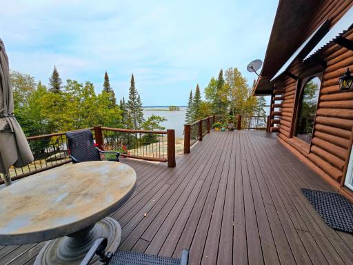 8 Flag, Oak Island, MN 56741