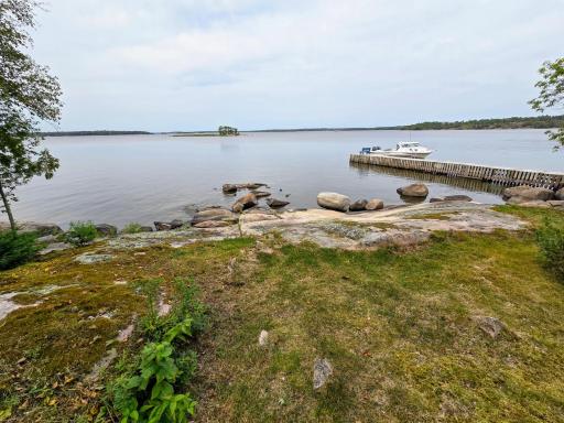 8 Flag, Oak Island, MN 56741