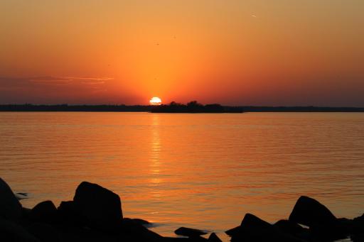 8 Flag, Oak Island, MN 56741