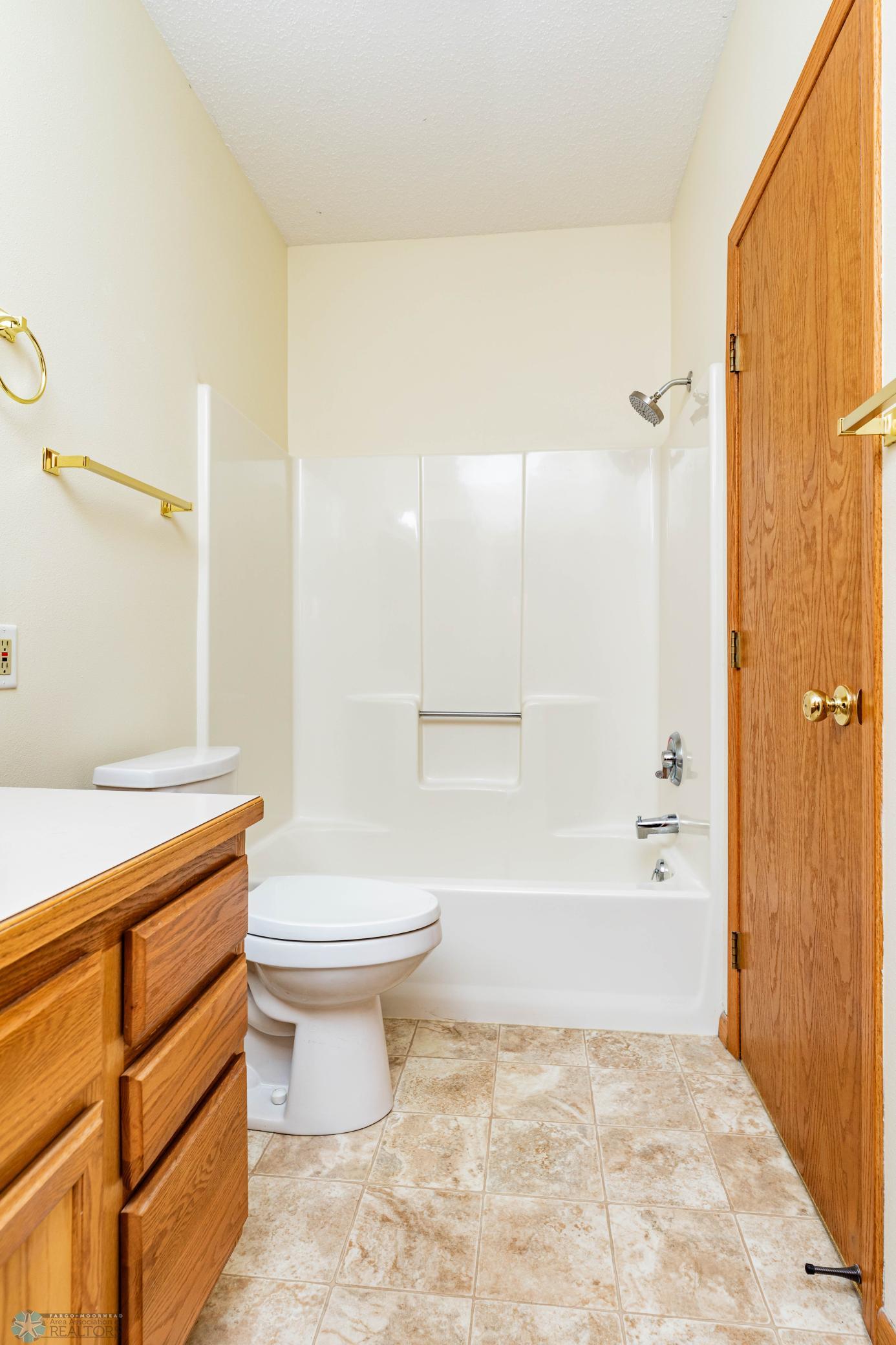 Bathroom Main 2.jpg