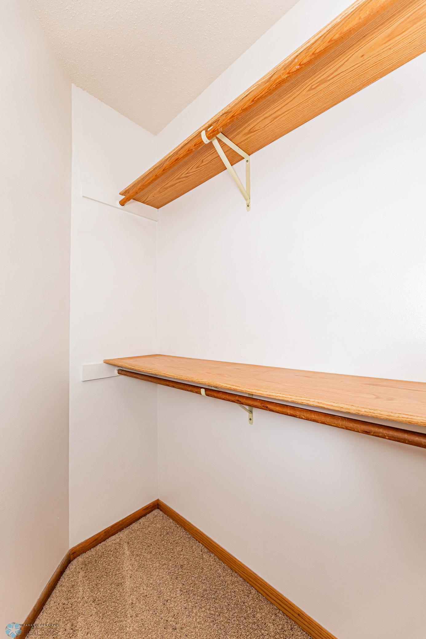 Bedroom Main Walk-in.jpg