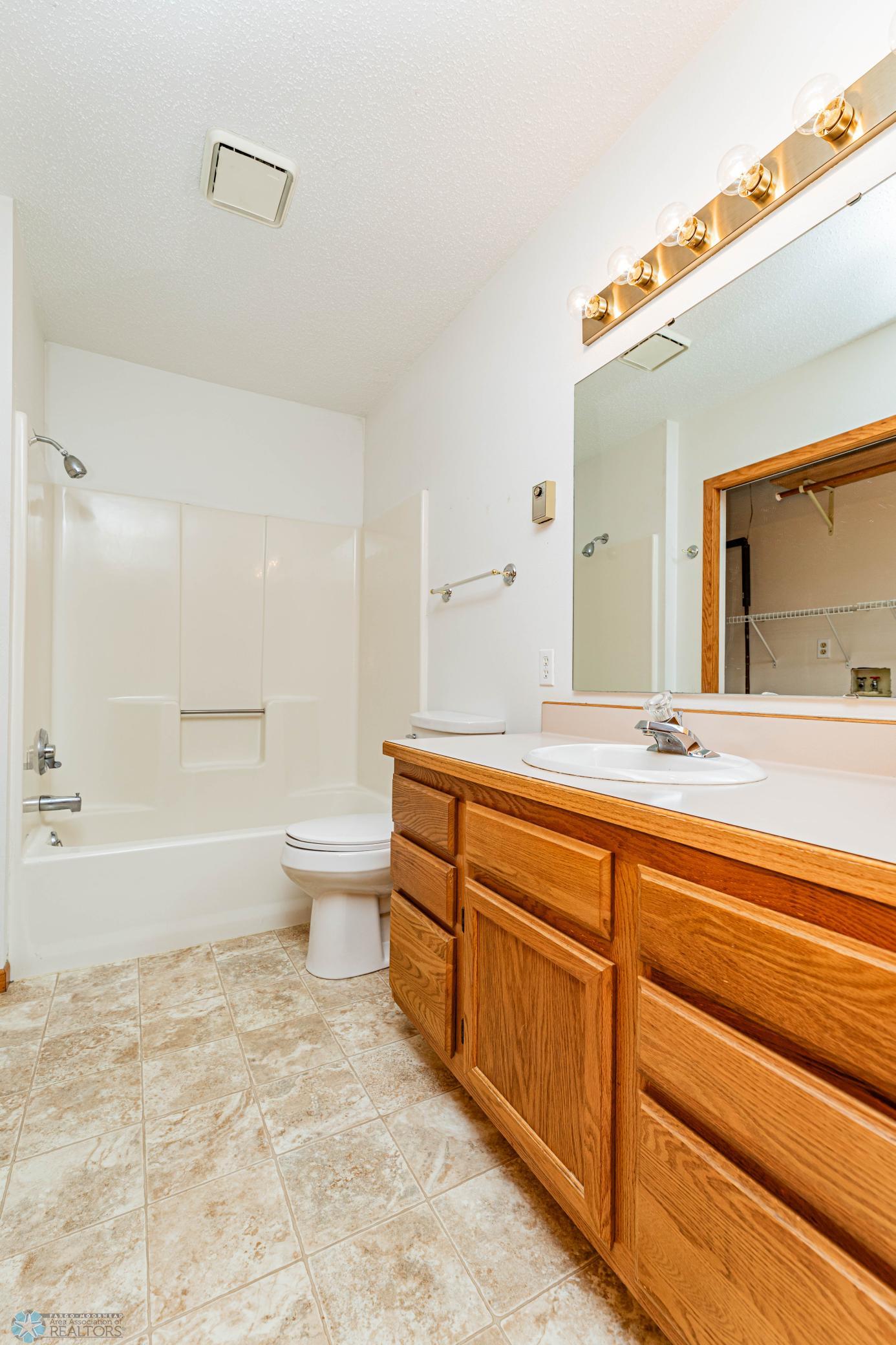 Bathroom Lower 1.jpg