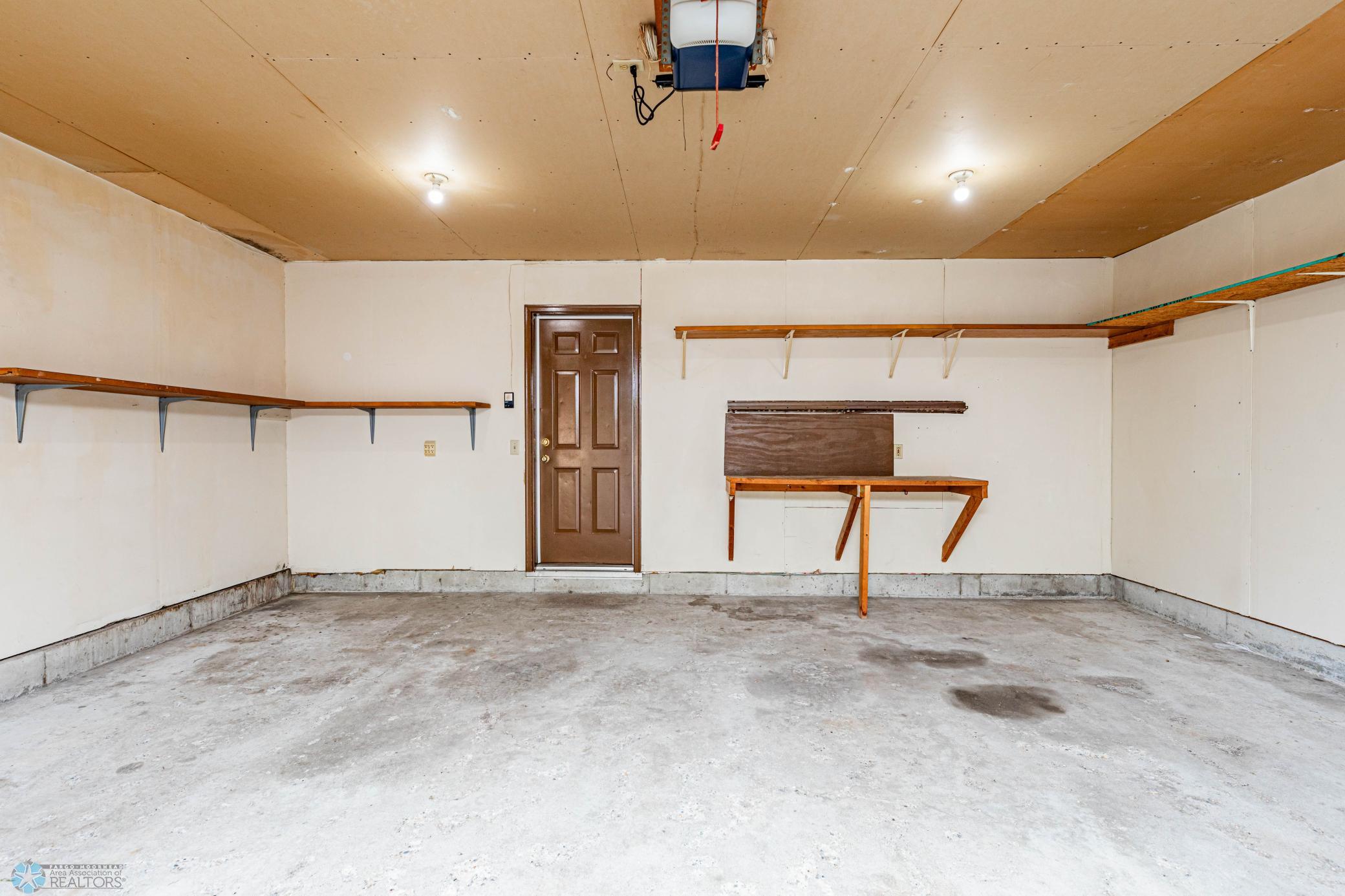 Garage 1.jpg
