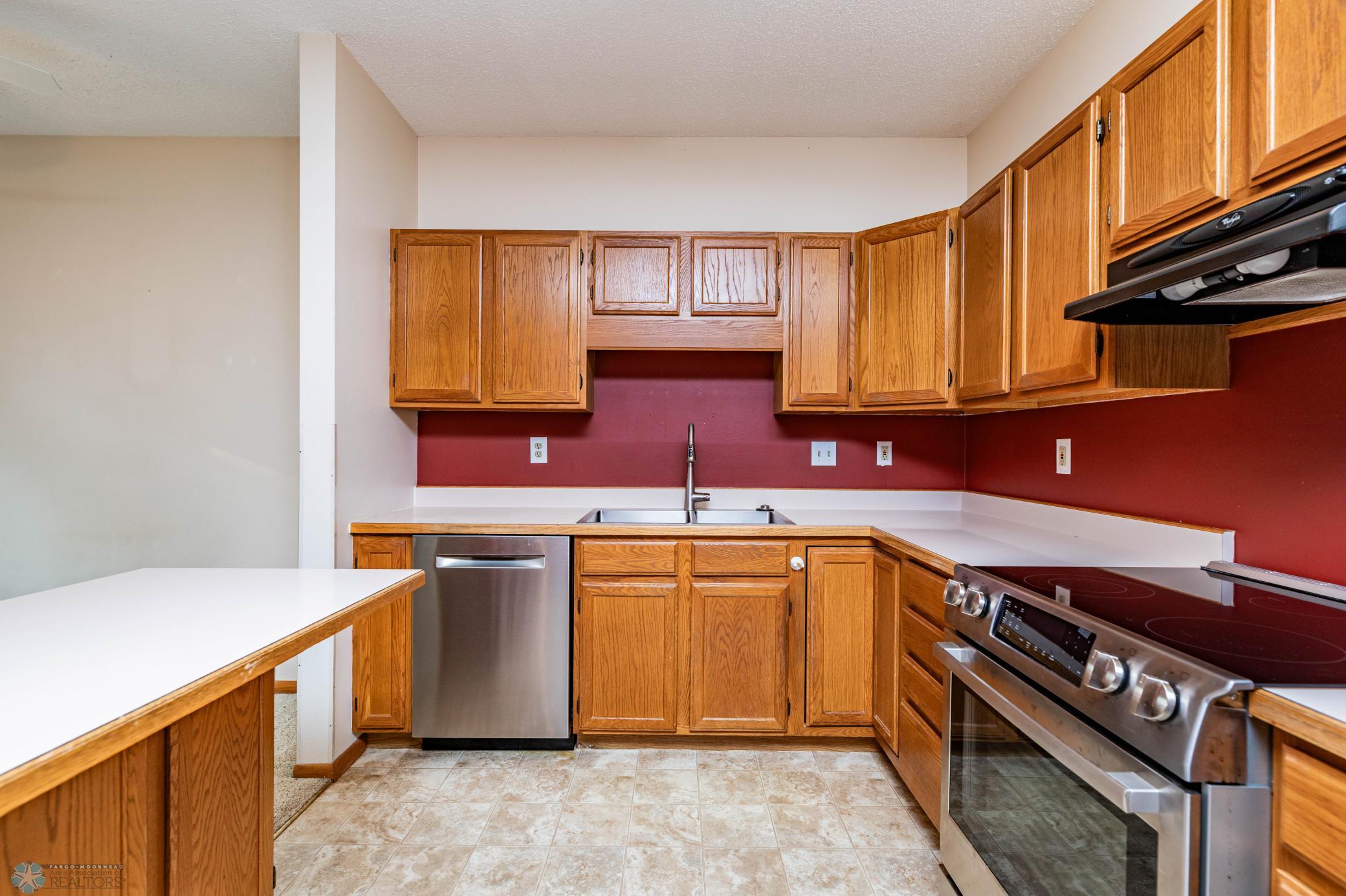 Kitchen 2.jpg