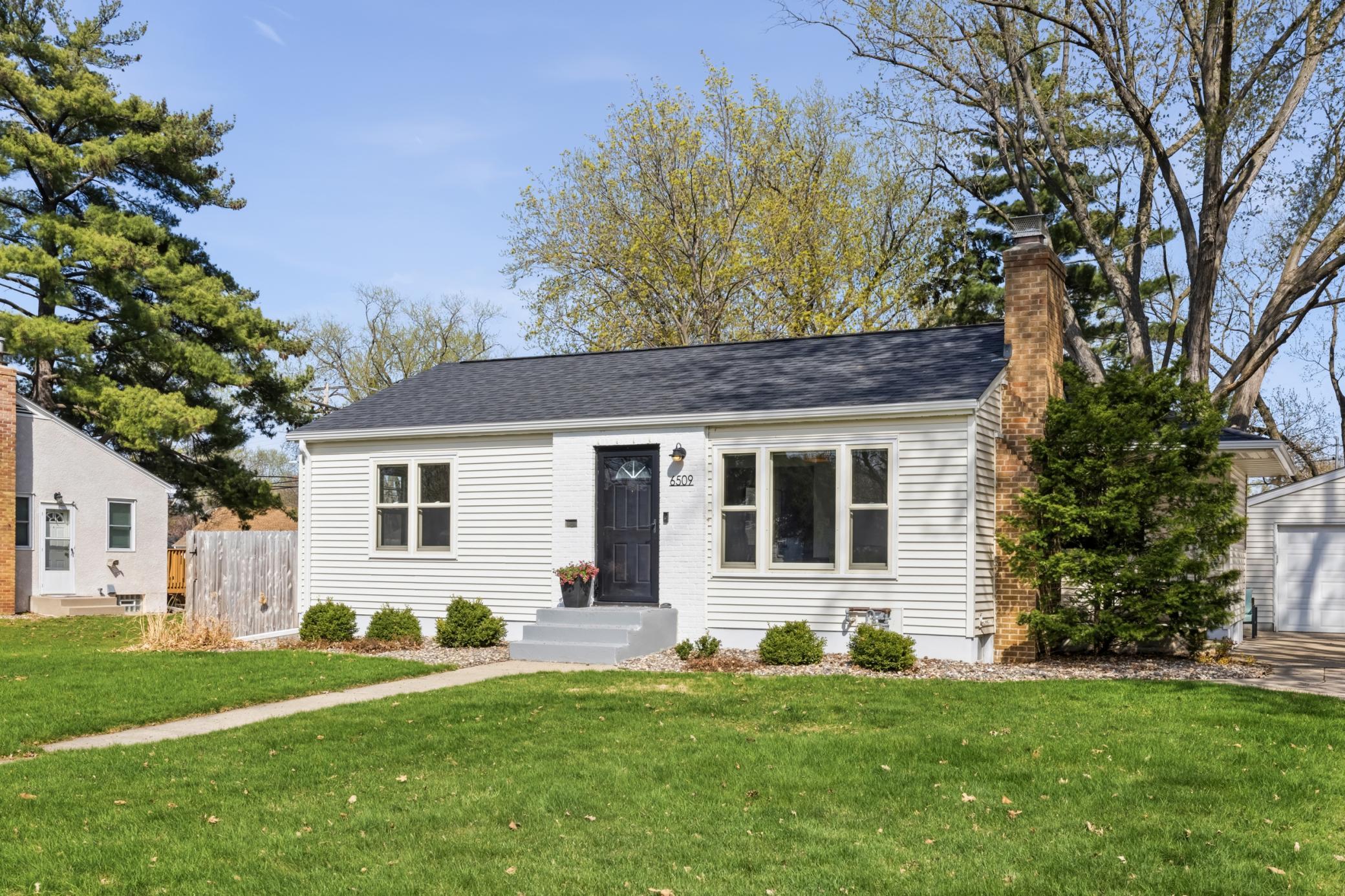 Charming curb appeal!