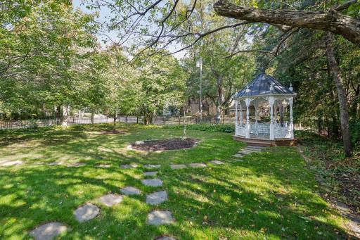 4701 E Lake Harriet Parkway, Minneapolis, MN 55419