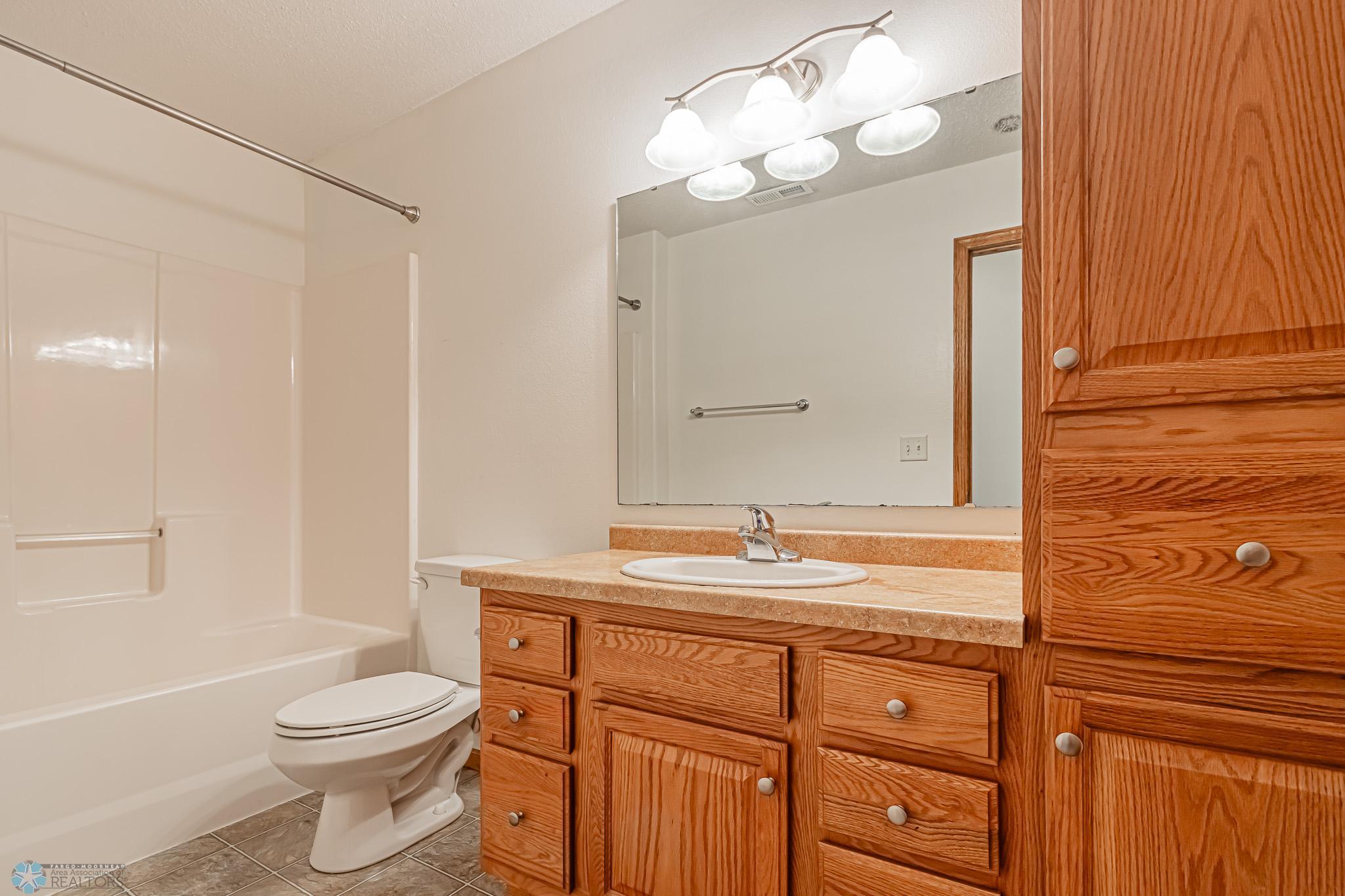 4775 Harvest Dr S, Fargo, ND 58104-07.jpg