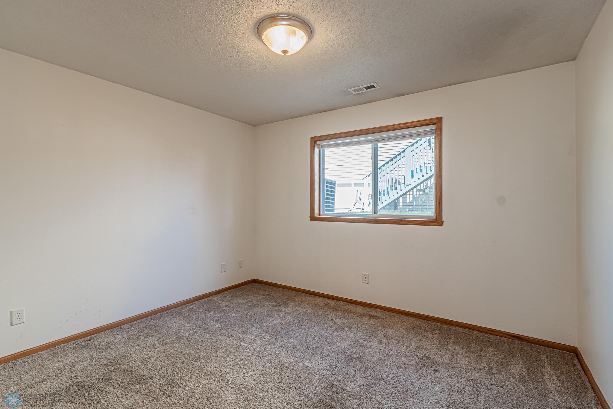 4775 Harvest Dr S, Fargo, ND 58104-10.jpg
