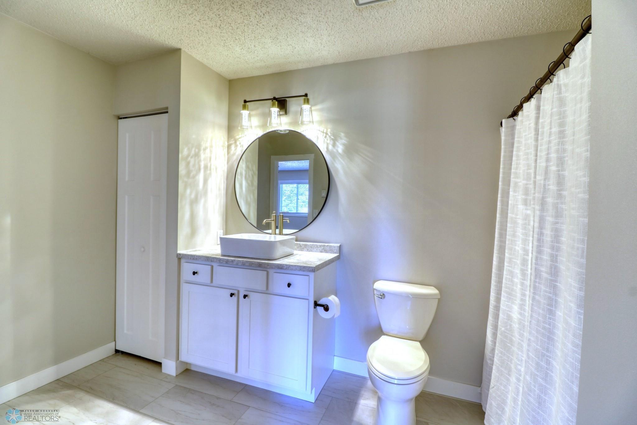 Upstairs Bathroom1_0.jpg
