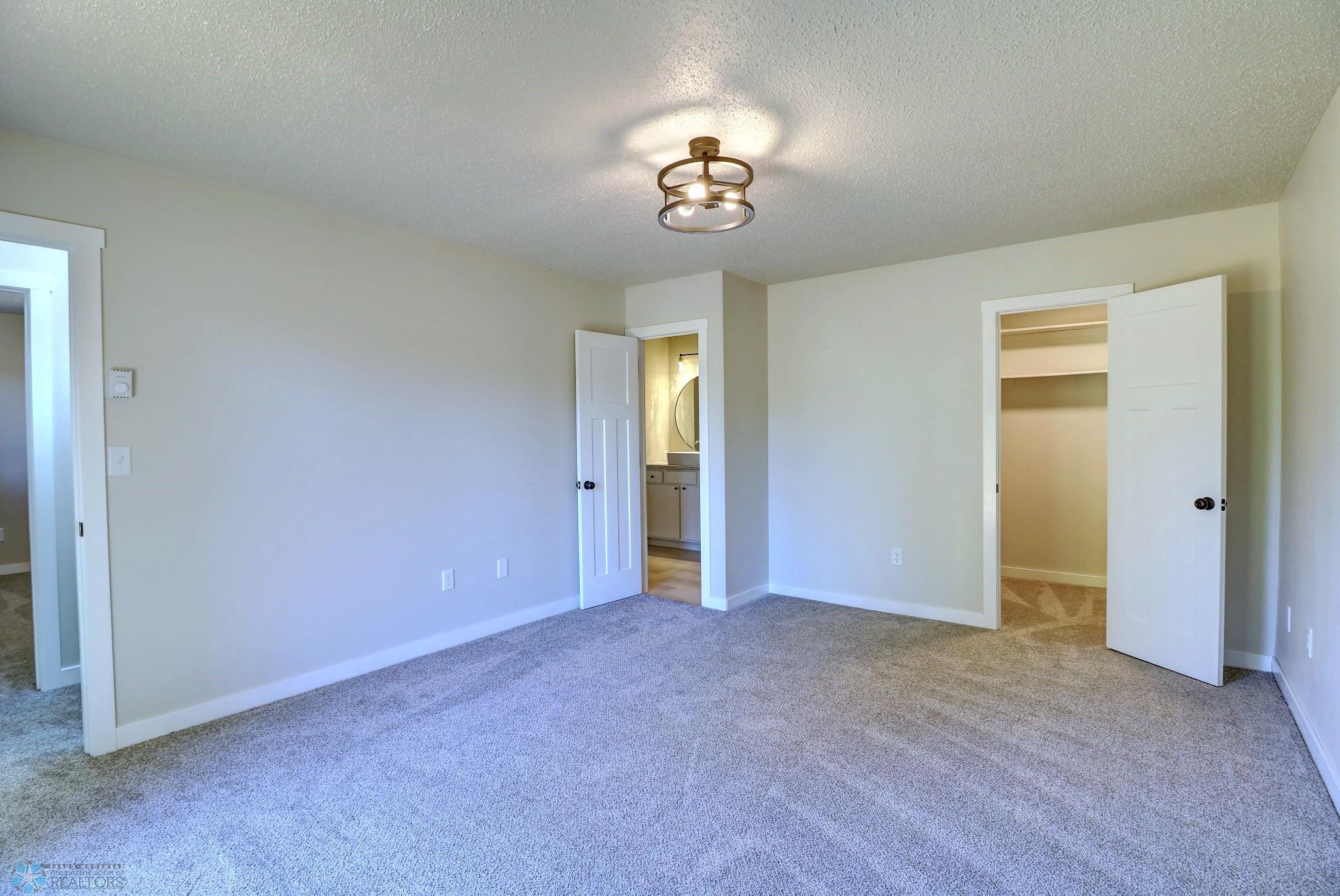 Upstairs Bedroom2_2.jpg