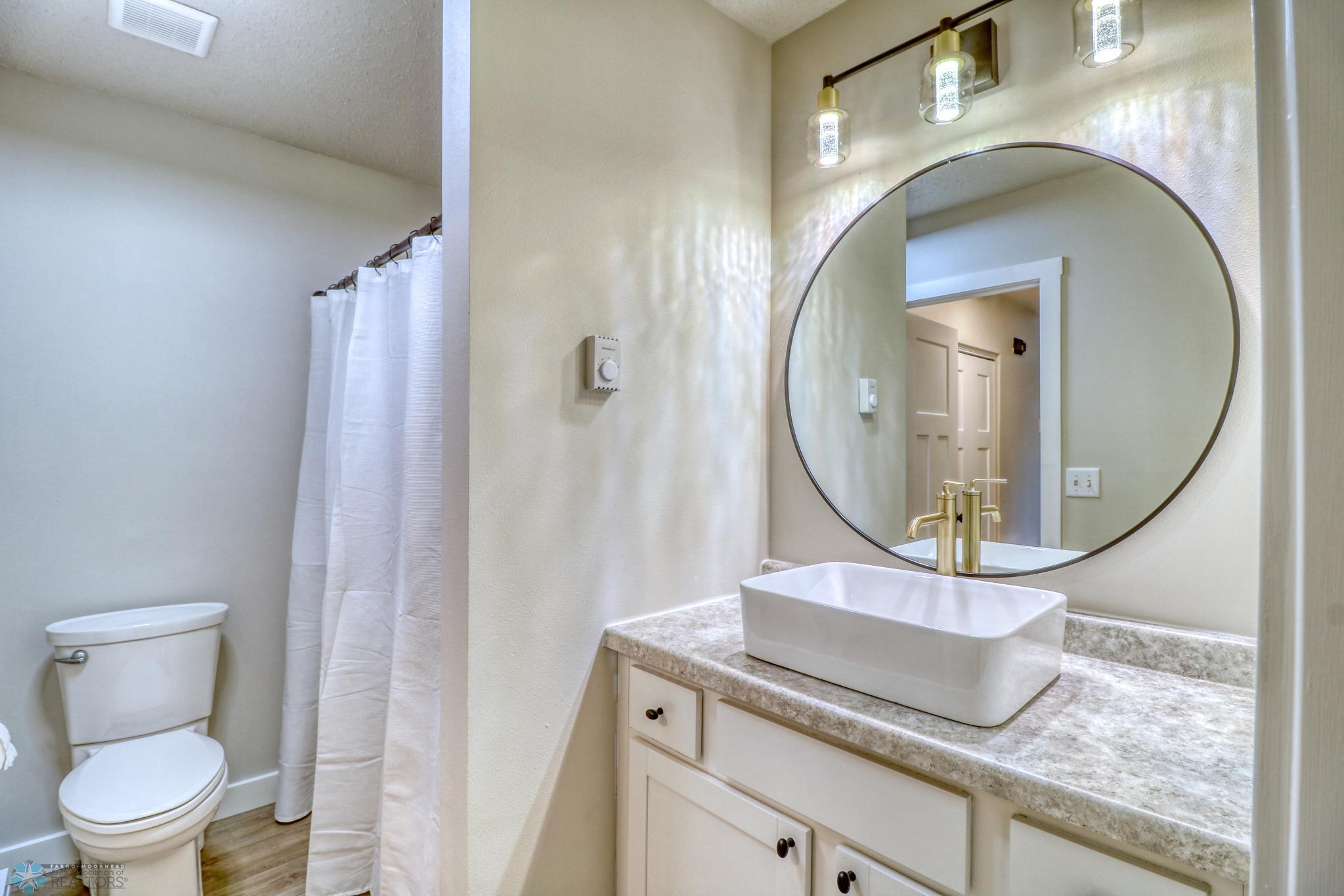 Bathroom1_1.jpg