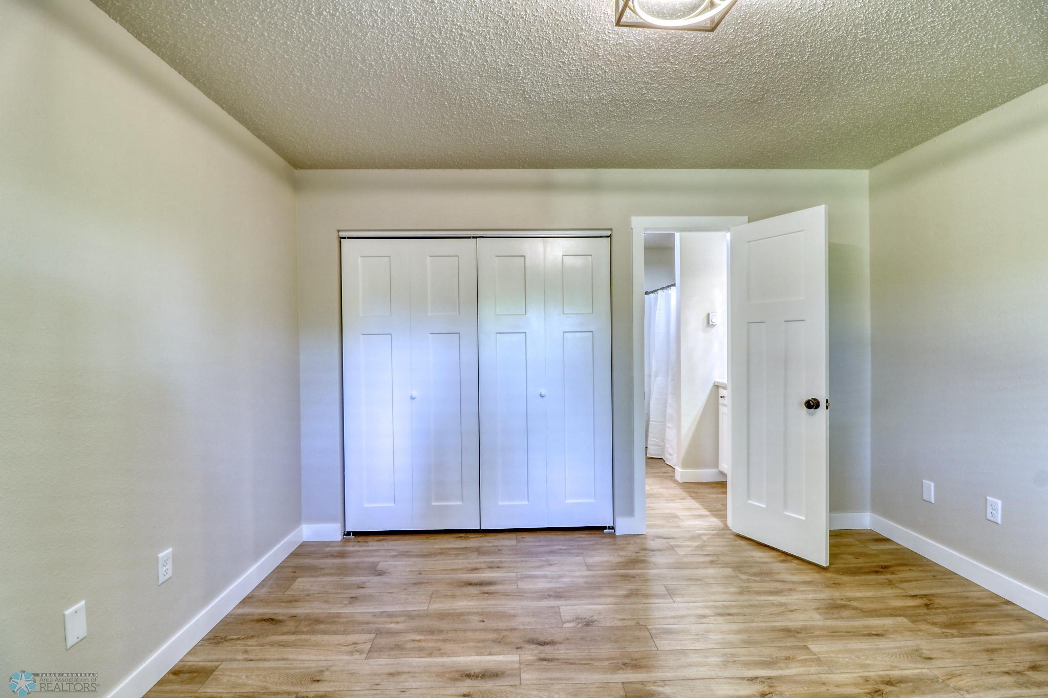 Bedroom1_2.jpg