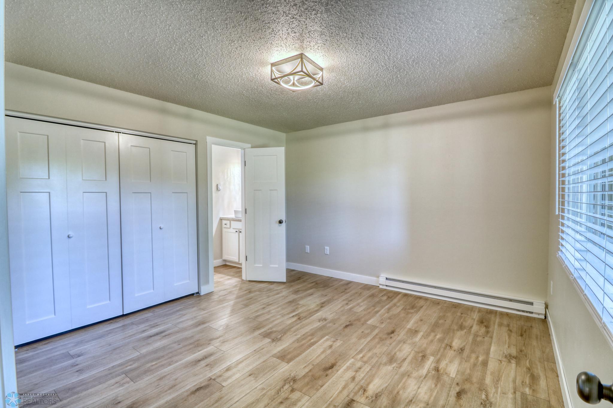 Bedroom1_1.jpg