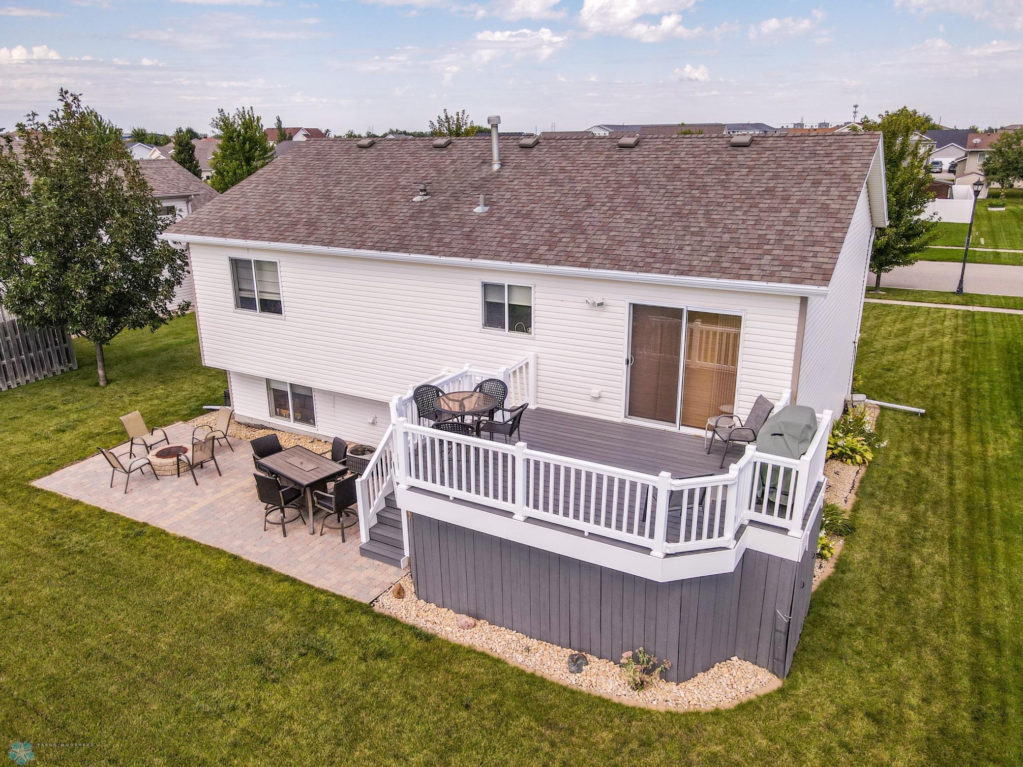633 36th Ave W