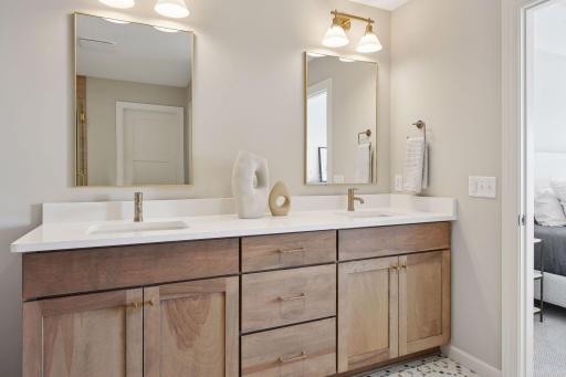 5435 Rolling Hills Parkway, Chaska, MN 55318