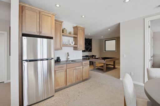 5435 Rolling Hills Parkway, Chaska, MN 55318