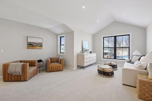 5435 Rolling Hills Parkway, Chaska, MN 55318