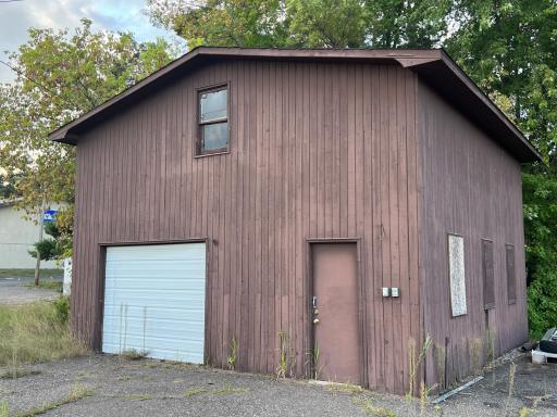 327 Fire Monument Road, Hinckley, MN 55037