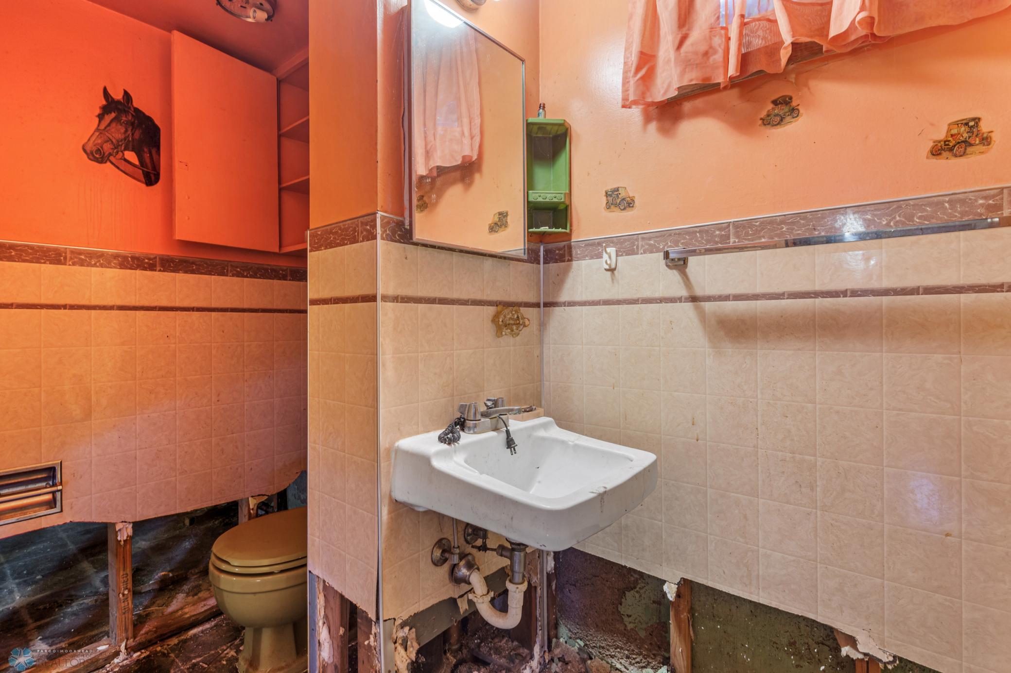 3/4 Bathroom