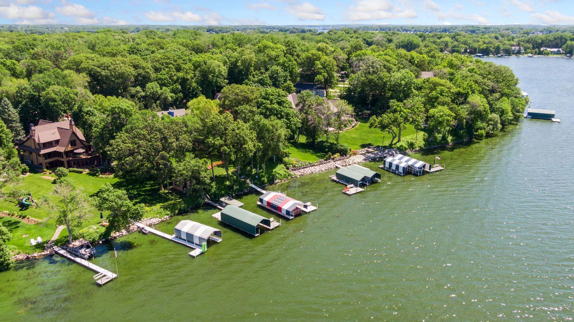 Whether you enjoy fishing, boating, kayaking, paddleboarding, or waterskiing, you'll delight in spending a day on the water.