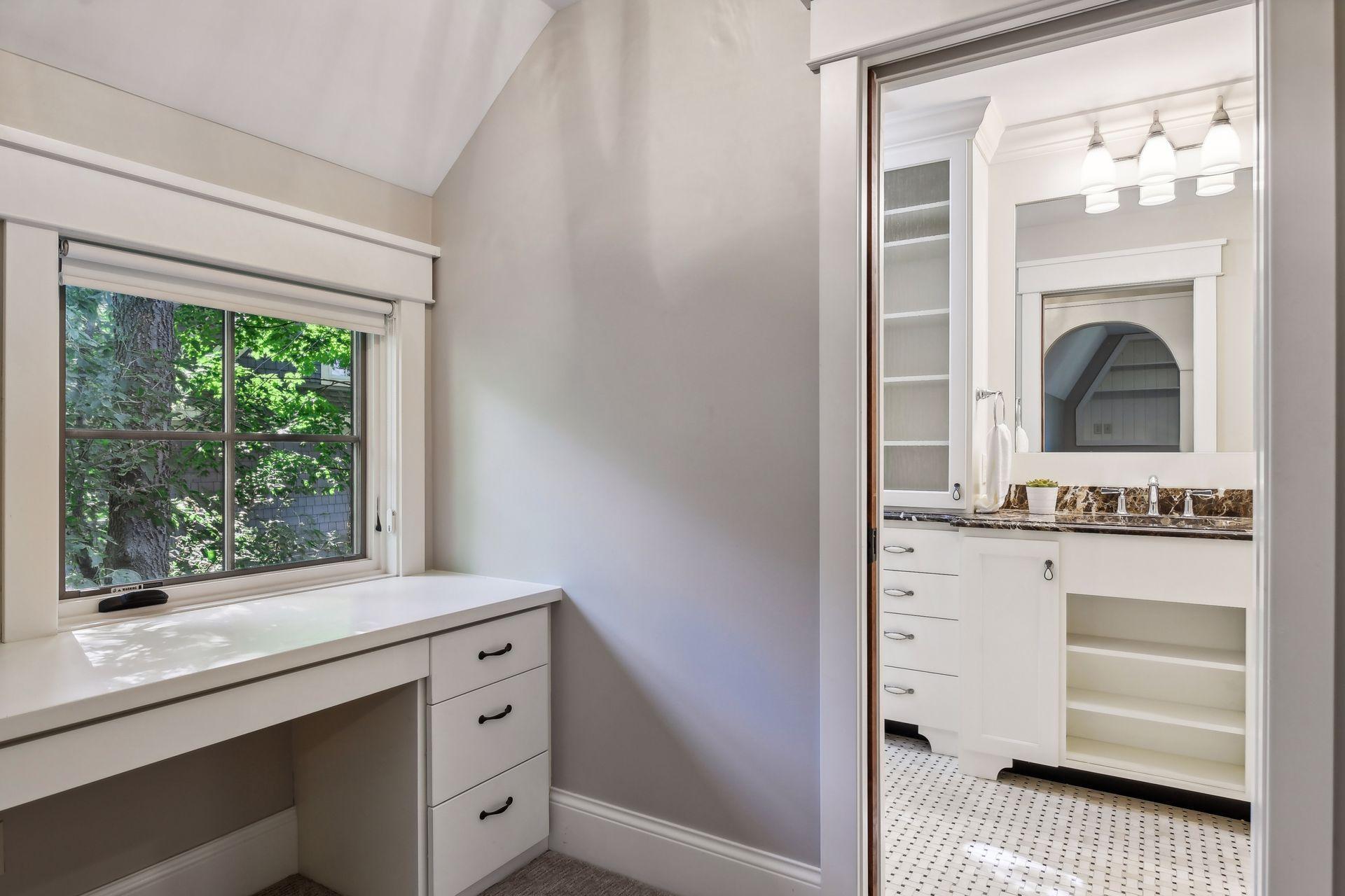Conveniently tucked in between the bedroom and bathroom, you'll find the perfect study space