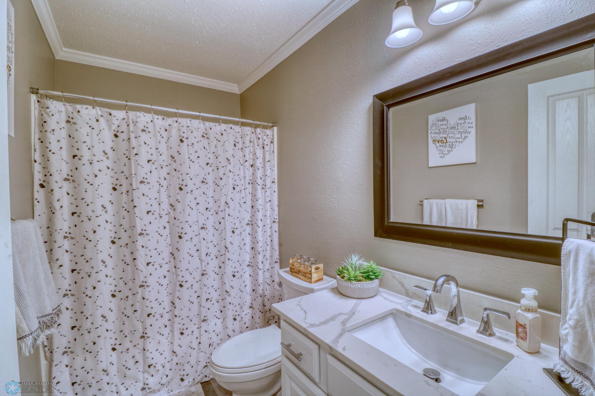 Basement Bathroom1_1.jpg