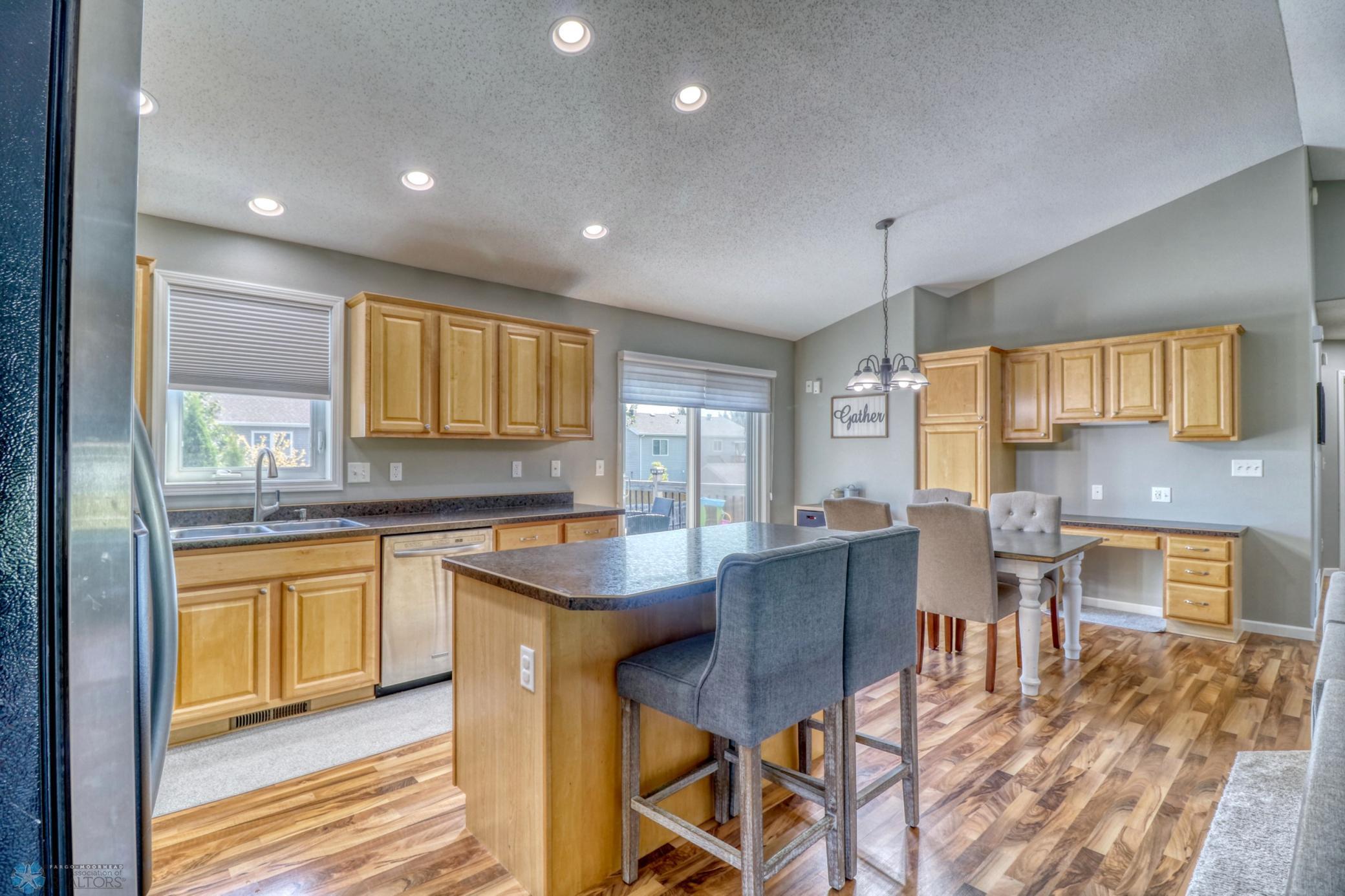 Kitchen1_2.jpg