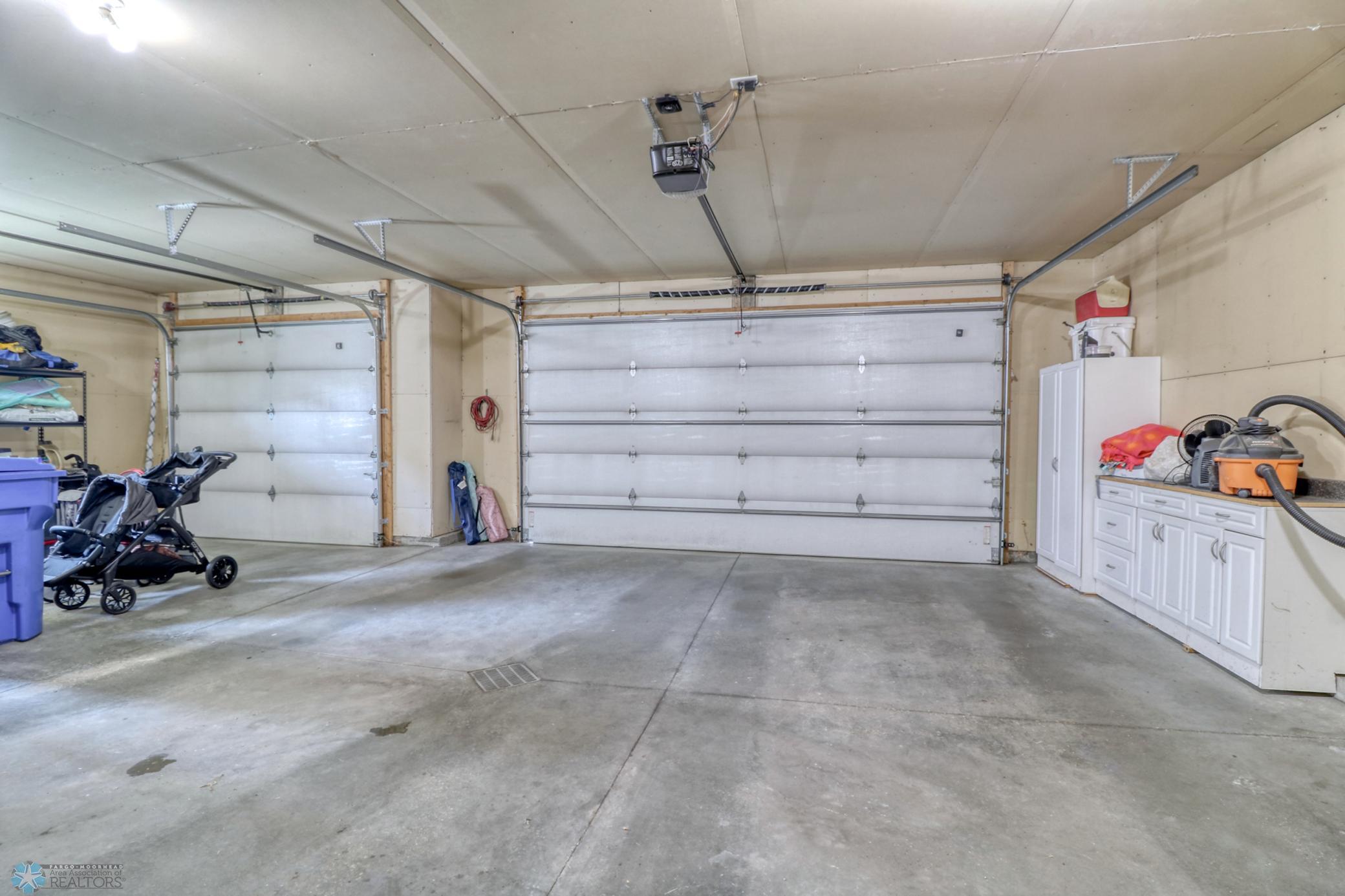 Garage1_1.jpg