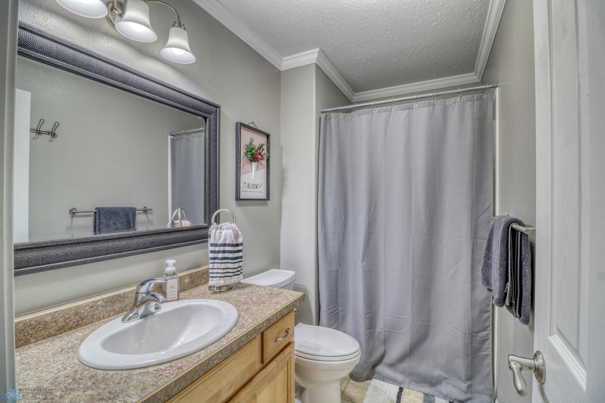 Primary Bathroom1_1.jpg