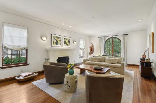 Oak hardwood floors throughout main floor
