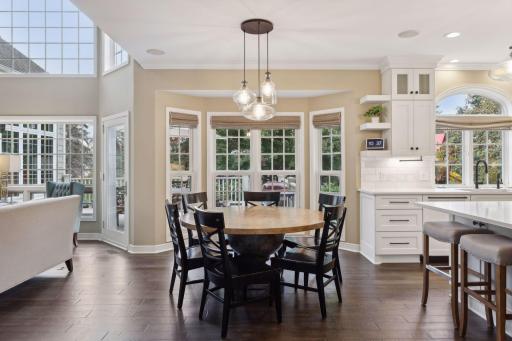 1 Southpointe Court, North Oaks, MN 55127