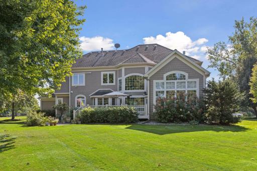 1 Southpointe Court, North Oaks, MN 55127