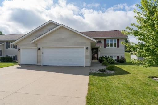 Photo for 113 Torrey Pines Court, Mankato, MN 56001 - listing #6605156 113 Torrey Pines Court, Mankato, MN 56001