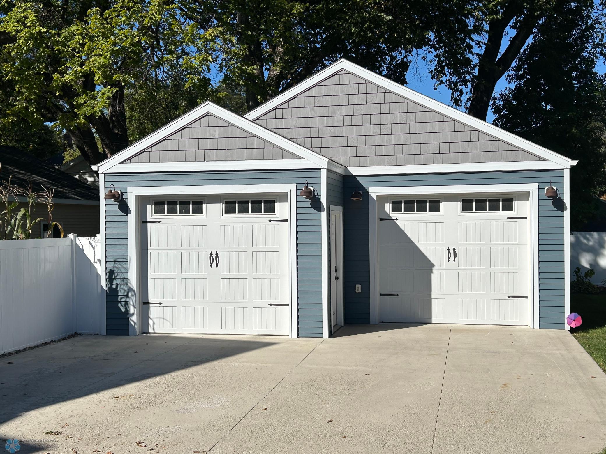 Oversized 2 stall garage